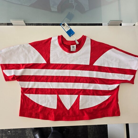 Adidas oversized cropped t-shirt - Picture 1 of 11